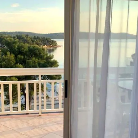 Tomi - With Balcony 4 *